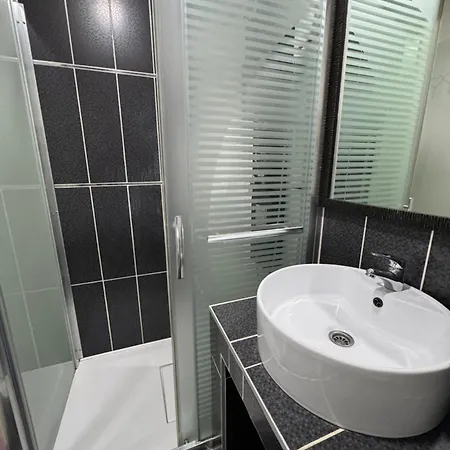 Lux Sunshine Apartman Noviborik * 바냐루카